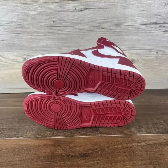 Jordan 1 Retro High OG Artisinal Team Red (GS) Size 6.5Y/8W FD1437-160 New